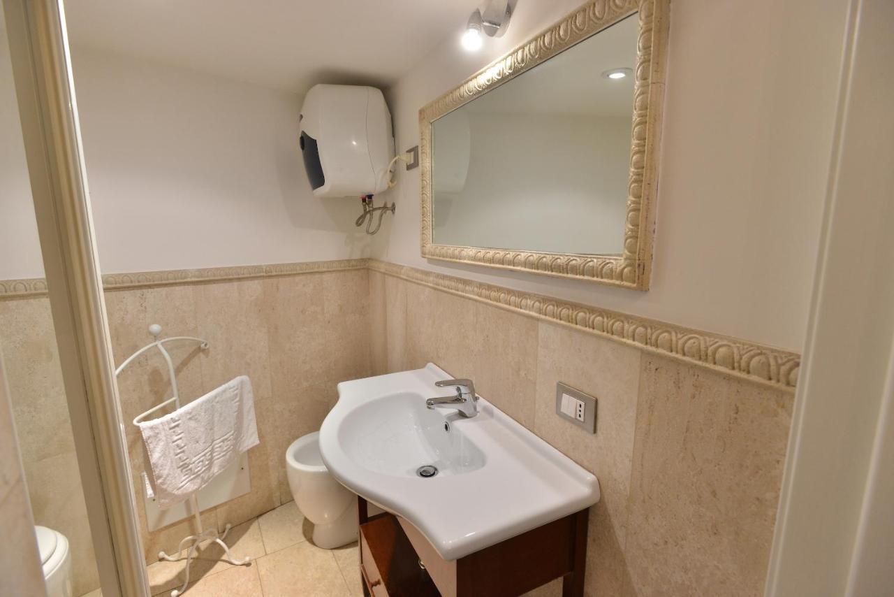 Izzhome City Center Cozy Кальяри Экстерьер фото