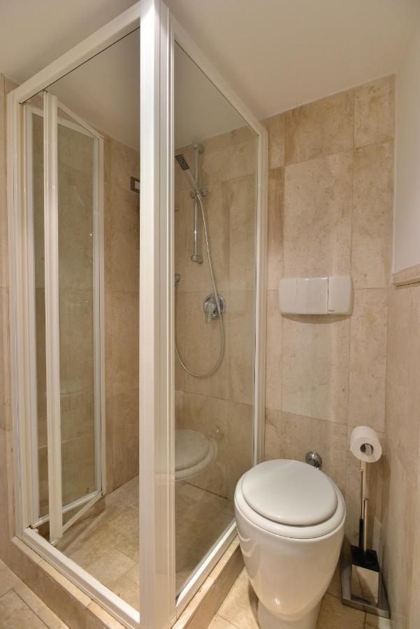 Izzhome City Center Cozy Кальяри Экстерьер фото